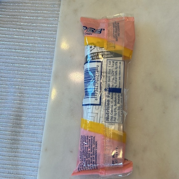 Happy Hearts Day Heart Shaped PEZ Vintage NEW IN PACKAGE Collectible Pink 1 - Picture 4 of 10